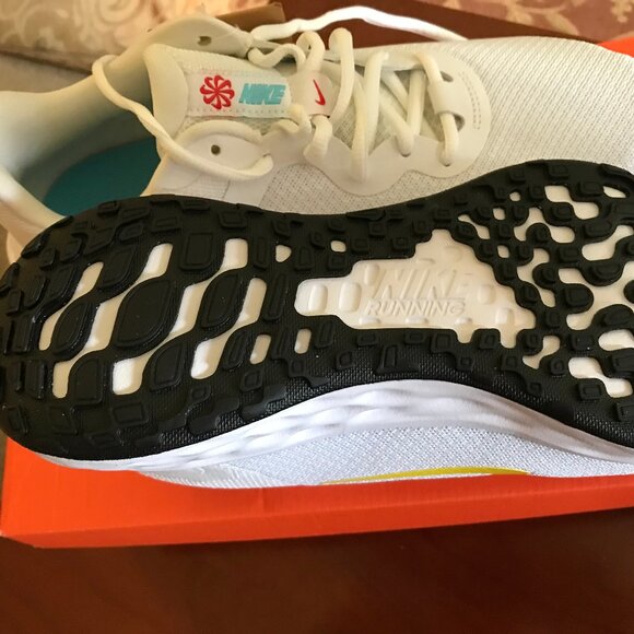 NIB Nike Revolution 6 Women's 10 Sneakers Road Running Shoes men's 8.5 - Picture 4 of 7